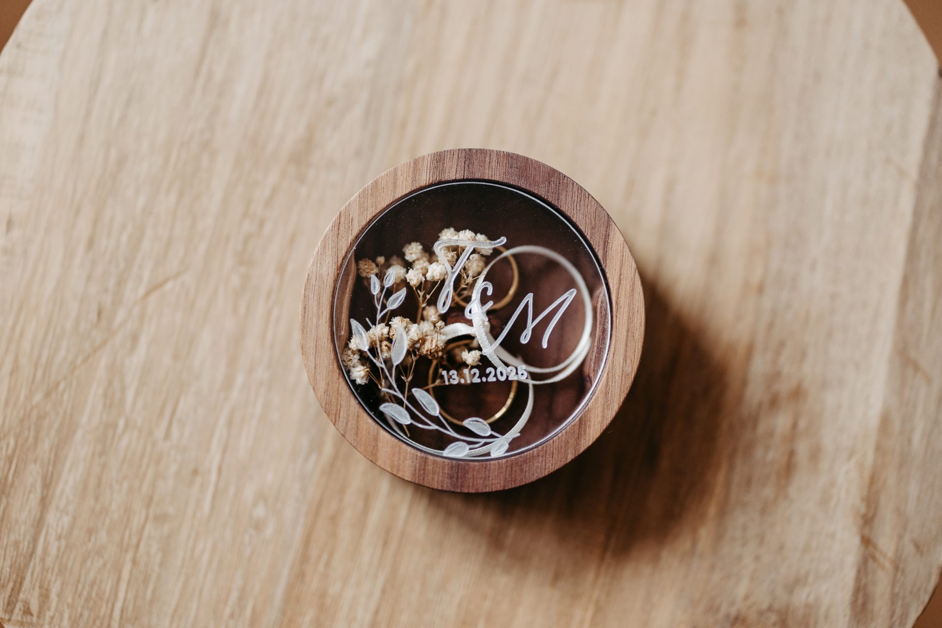Ringbox aus Nussbaum – personalisiert – Bild 4